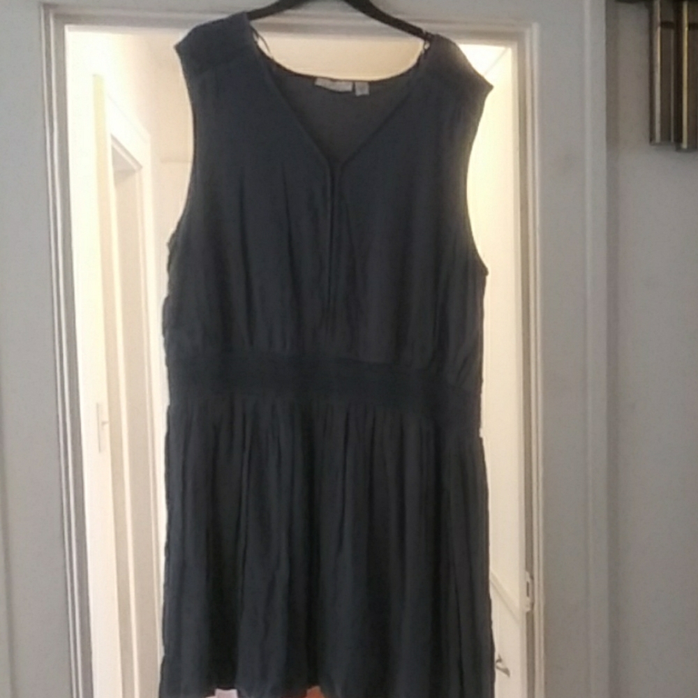 Sleeveless pullover dress